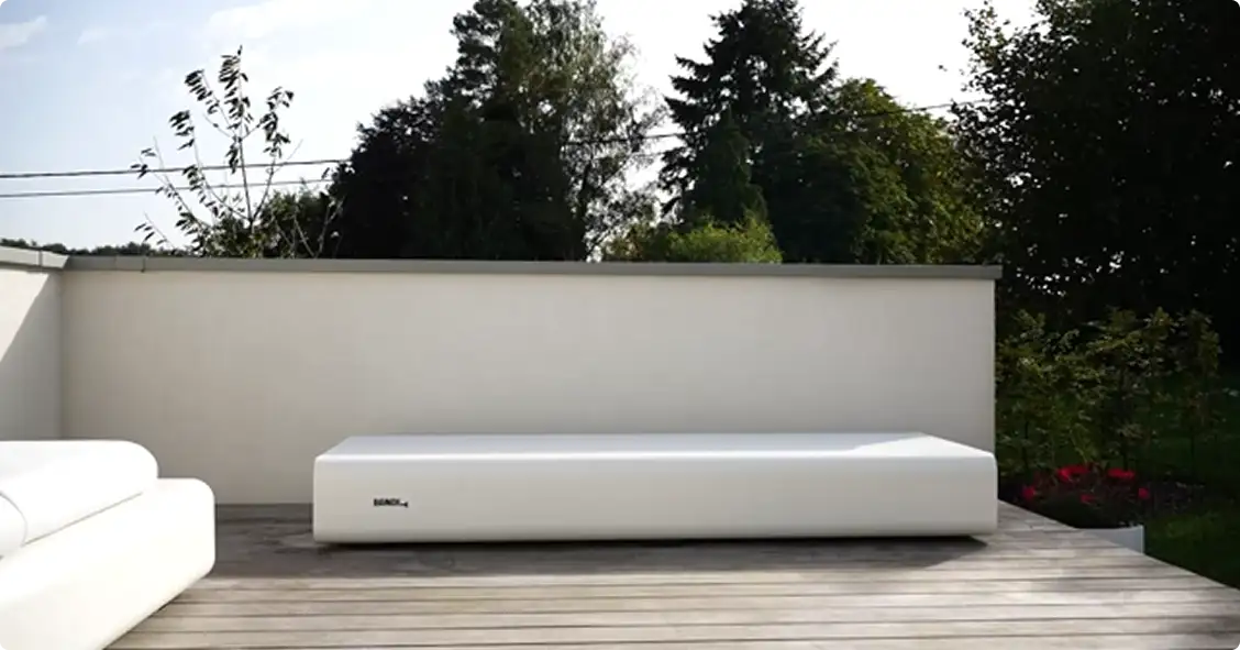 Mobilier Bandi sur une terrasse